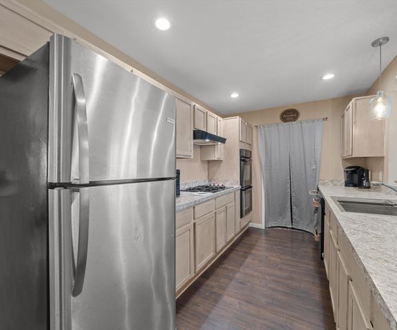 680 Leveque Circle, Frenchtown Twp, MI 48117