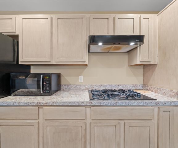 680 Leveque Circle, Frenchtown Twp, MI 48117