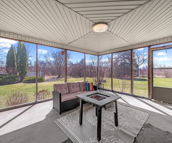 680 Leveque Circle, Frenchtown Twp, MI 48117