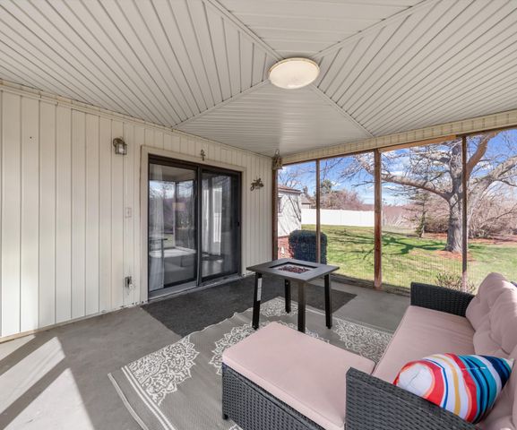 680 Leveque Circle, Frenchtown Twp, MI 48117