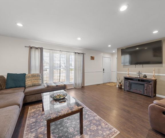 680 Leveque Circle, Frenchtown Twp, MI 48117