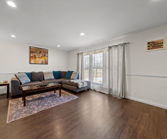 680 Leveque Circle, Frenchtown Twp, MI 48117