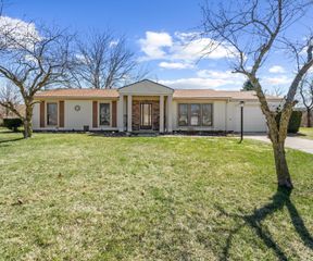 680 Leveque Circle, Frenchtown Twp, MI 48117