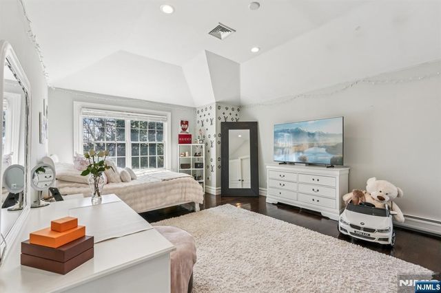 73 Maple Avenue, Wayne, NJ 07470