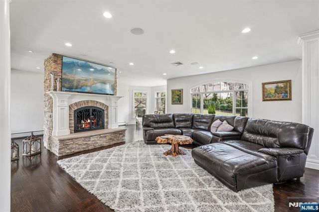 73 Maple Avenue, Wayne, NJ 07470