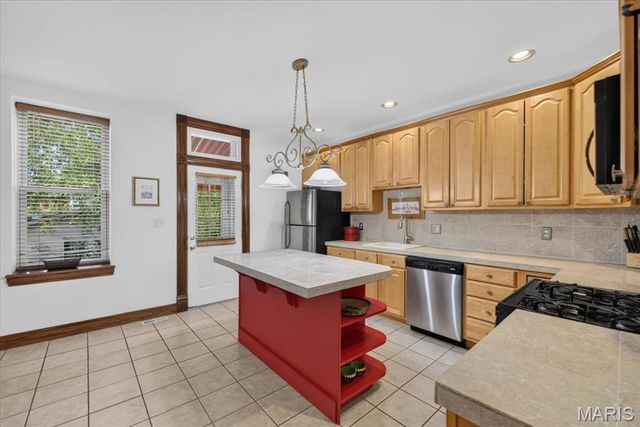 2919 Michigan Avenue, St Louis, MO 63118