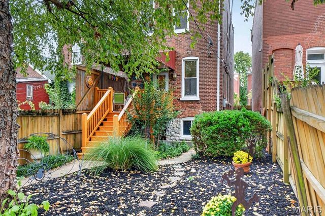 2919 Michigan Avenue, St Louis, MO 63118
