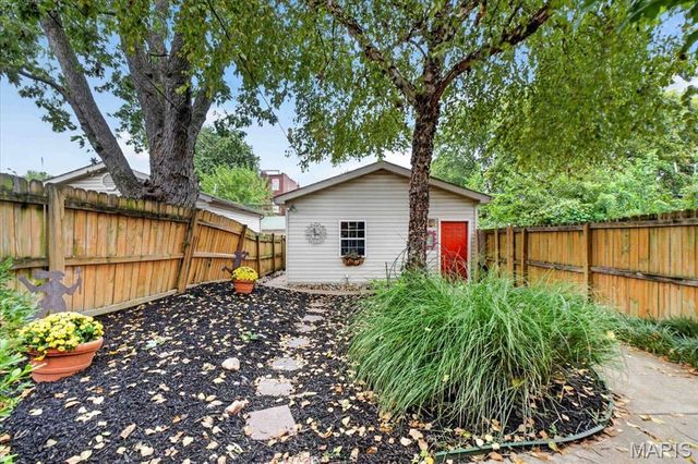 2919 Michigan Avenue, St Louis, MO 63118