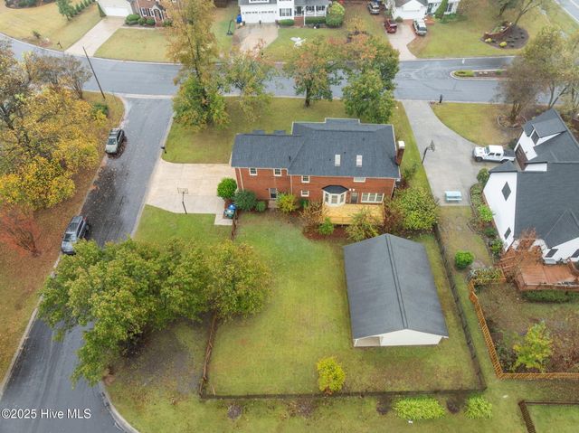 2906 Hunters Run, Greenville, NC 27858