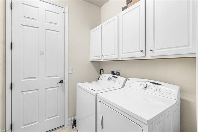 28554 Westmeath CT, Bonita Springs, FL 34135