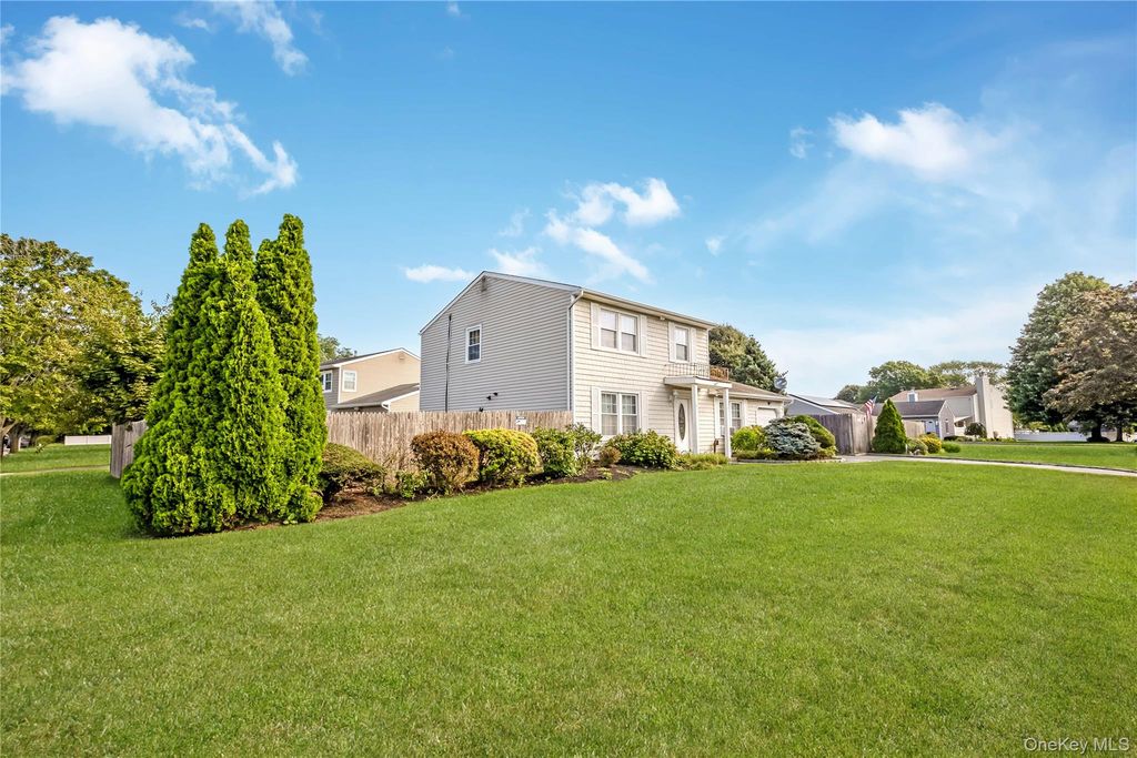 11 Shade Tree Lane, East Patchogue, NY 11772 — exterior