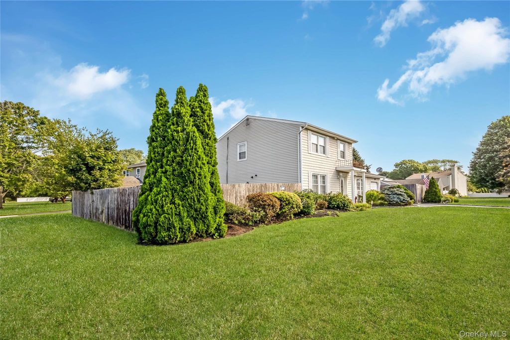 11 Shade Tree Lane, East Patchogue, NY 11772 — photo 4