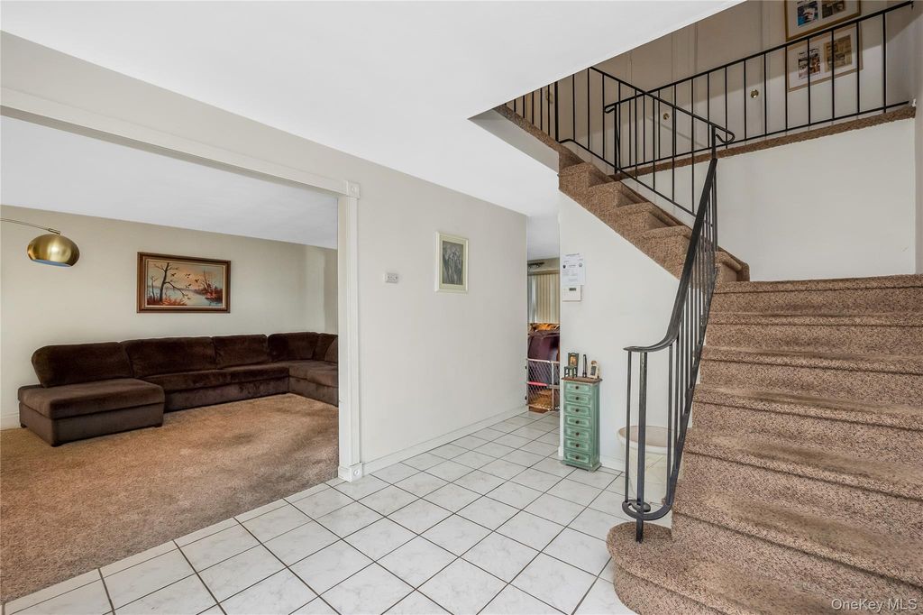 11 Shade Tree Lane, East Patchogue, NY 11772 — photo 5