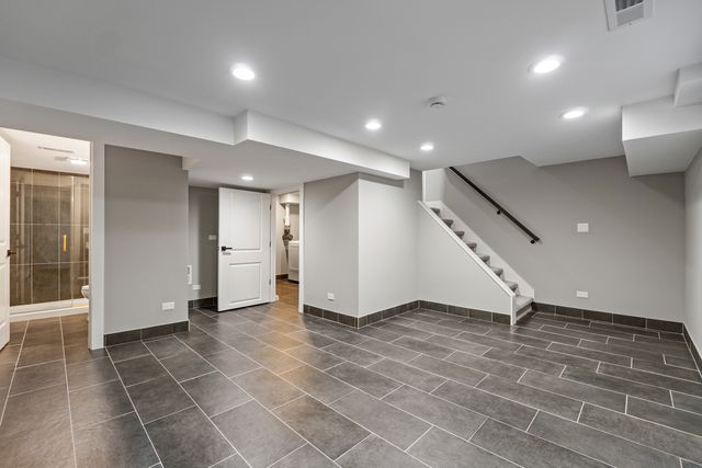 2725 W 99th Street, Chicago, IL 60655