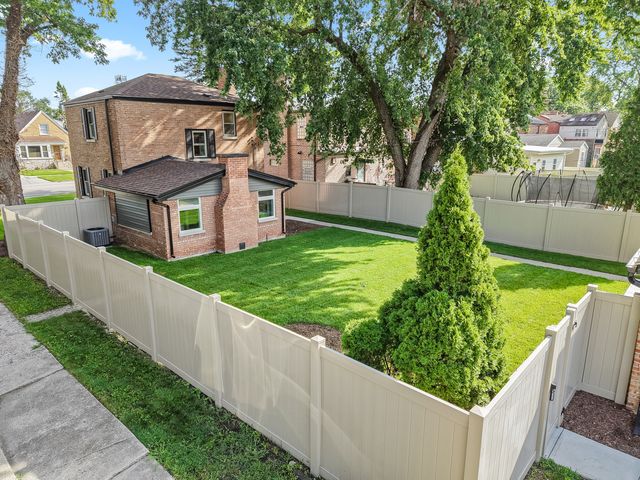2725 W 99th Street, Chicago, IL 60655