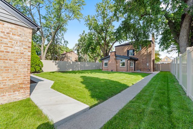 2725 W 99th Street, Chicago, IL 60655