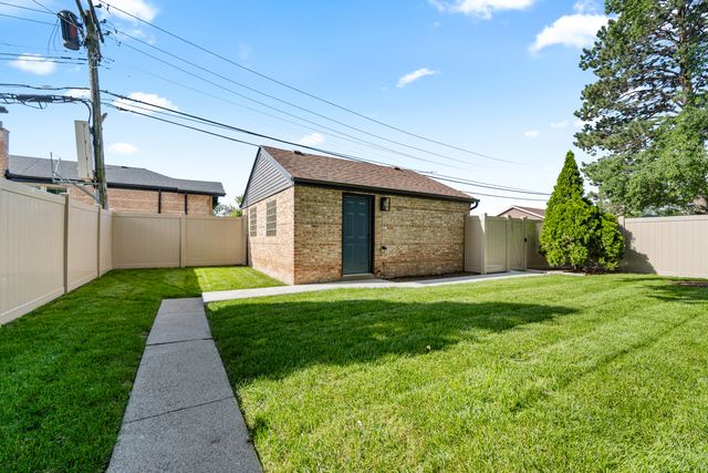 2725 W 99th Street, Chicago, IL 60655