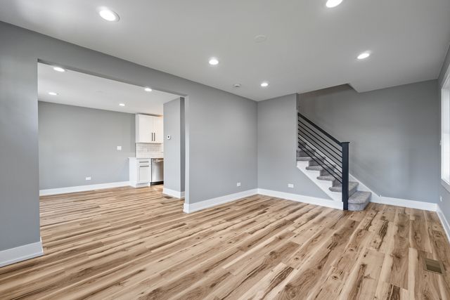 2725 W 99th Street, Chicago, IL 60655