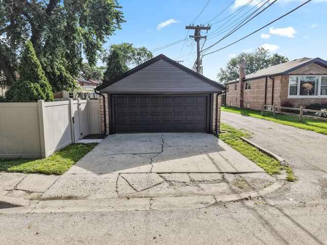 2725 W 99th Street, Chicago, IL 60655