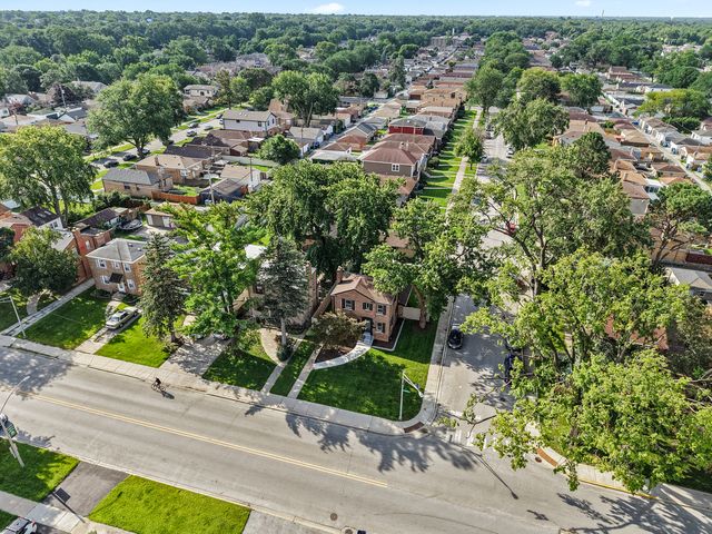2725 W 99th Street, Chicago, IL 60655