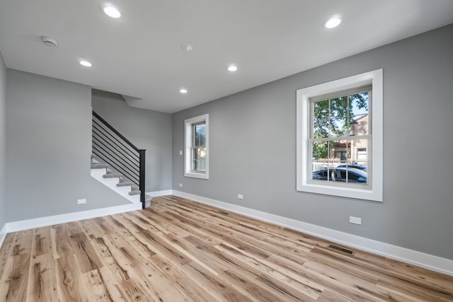 2725 W 99th Street, Chicago, IL 60655
