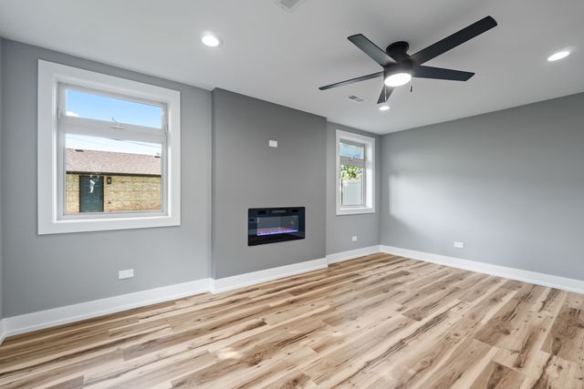 2725 W 99th Street, Chicago, IL 60655