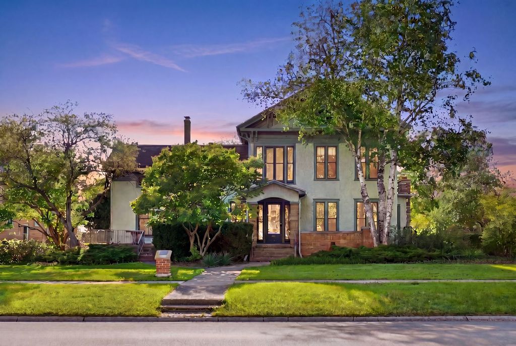 Image 1 of property listing at 305 Somonauk Street, Sycamore, IL 60178
