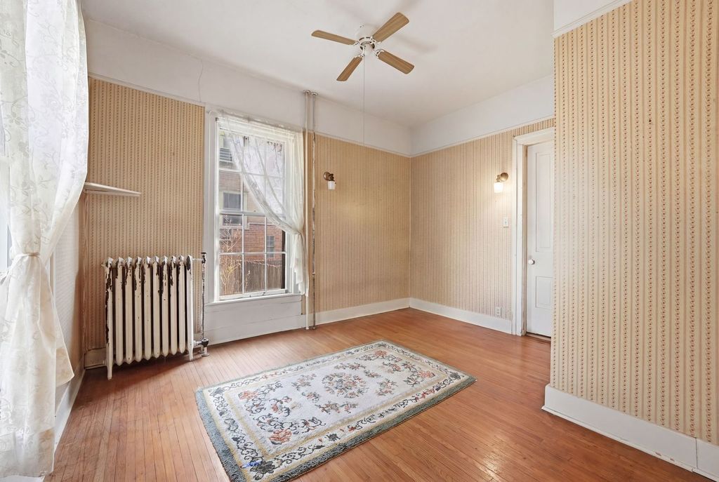Image 13 of property listing at 305 Somonauk Street, Sycamore, IL 60178
