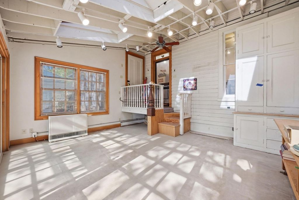 Image 15 of property listing at 305 Somonauk Street, Sycamore, IL 60178