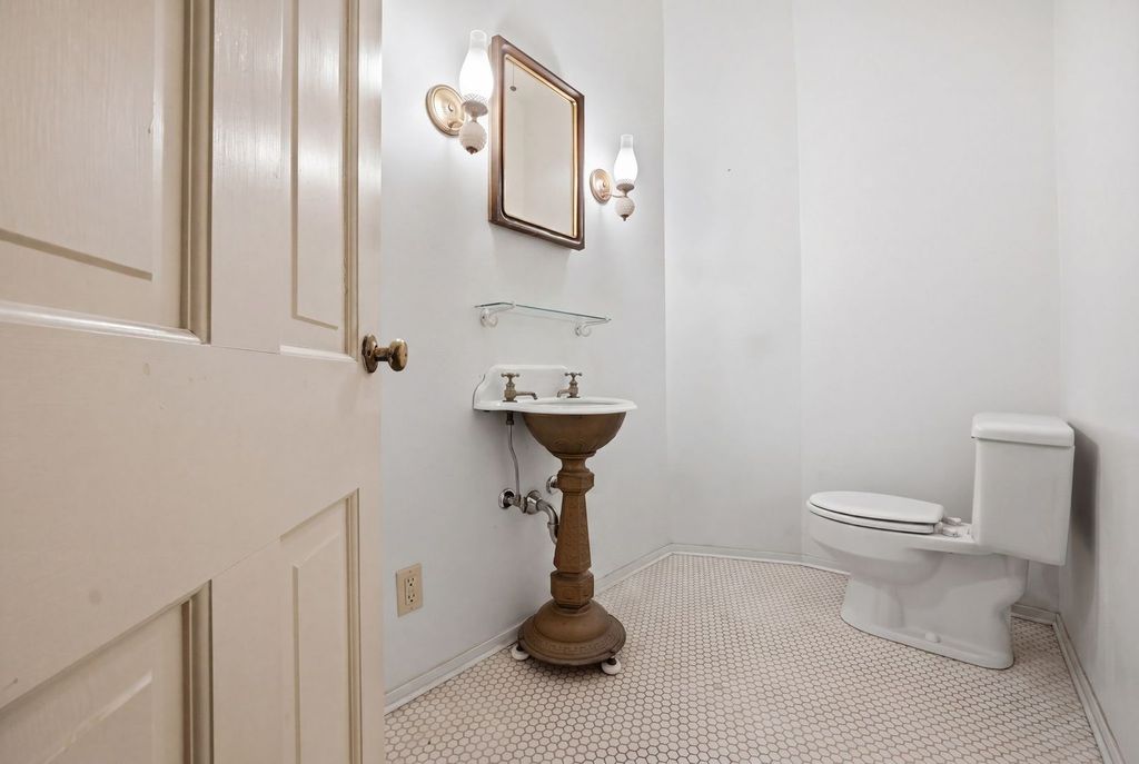 Image 19 of property listing at 305 Somonauk Street, Sycamore, IL 60178