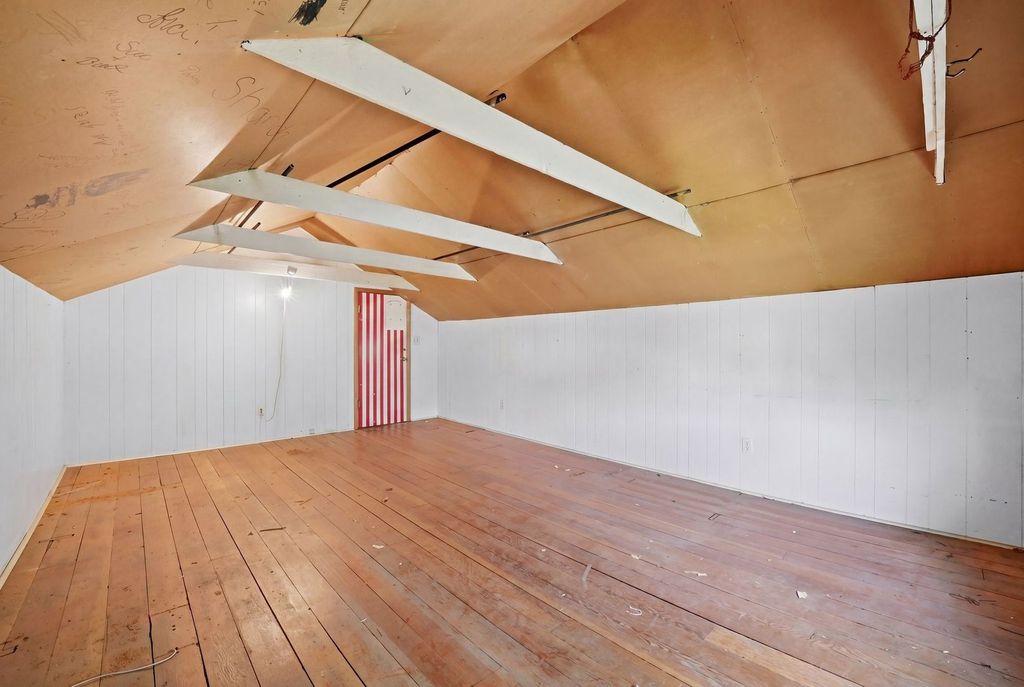 Image 37 of property listing at 305 Somonauk Street, Sycamore, IL 60178