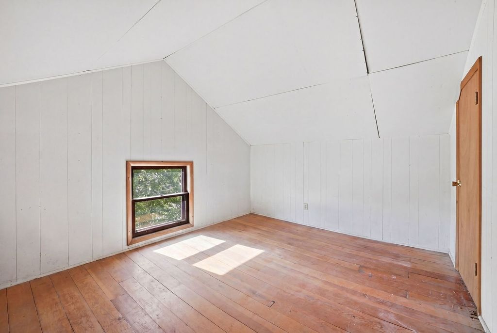 Image 38 of property listing at 305 Somonauk Street, Sycamore, IL 60178