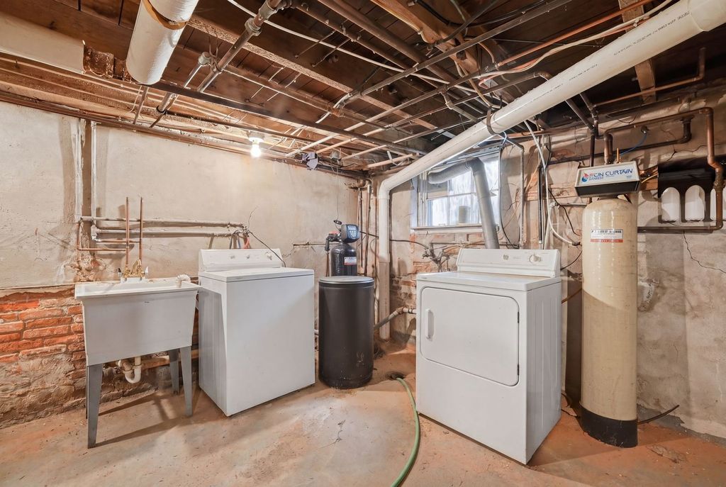 Image 39 of property listing at 305 Somonauk Street, Sycamore, IL 60178