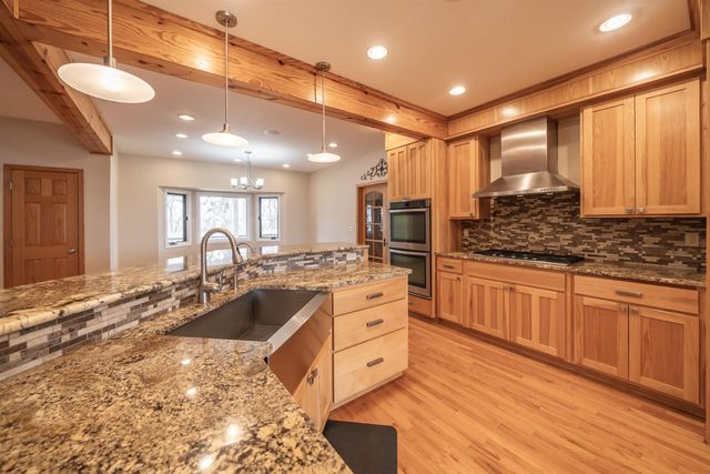 5645 172nd Rd, Winfield, KS 67156