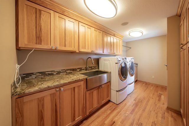 5645 172nd Rd, Winfield, KS 67156