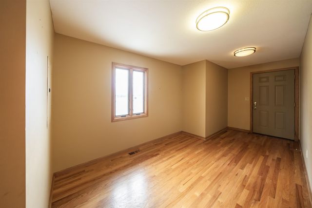 5645 172nd Rd, Winfield, KS 67156