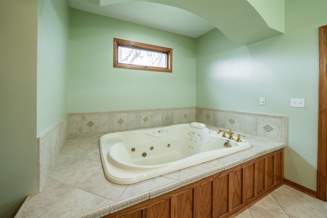 5645 172nd Rd, Winfield, KS 67156