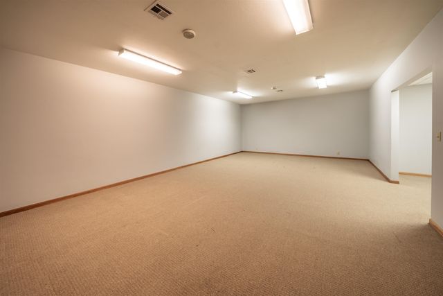 5645 172nd Rd, Winfield, KS 67156