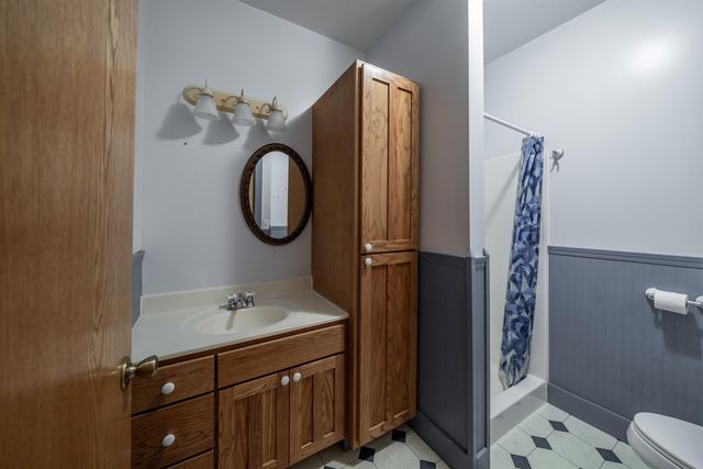 5645 172nd Rd, Winfield, KS 67156