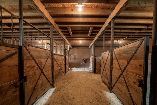 5645 172nd Rd, Winfield, KS 67156