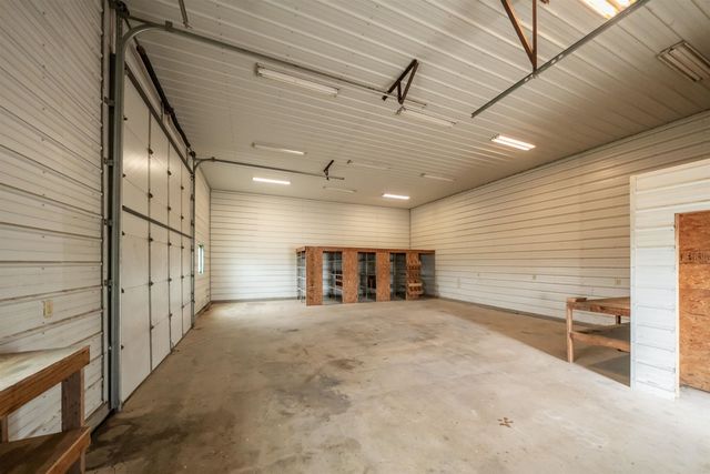 5645 172nd Rd, Winfield, KS 67156