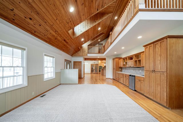 5645 172nd Rd, Winfield, KS 67156