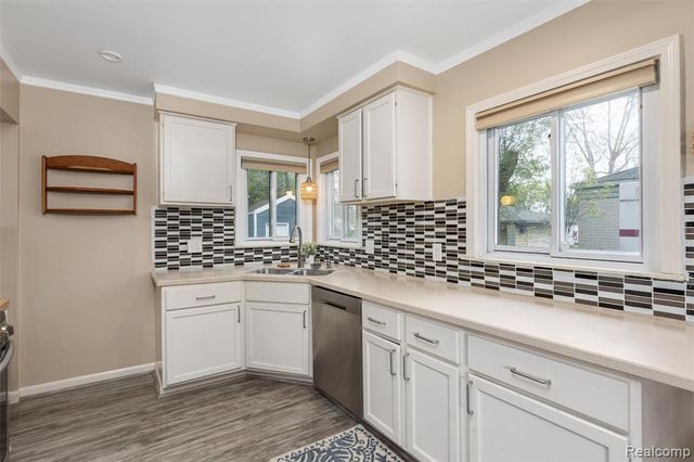 11298 Garden Street, Livonia, MI 48150