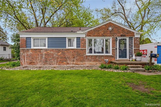 11298 Garden Street, Livonia, MI 48150