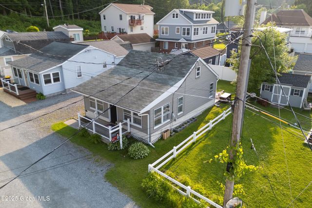 107 4th Street, Malta, NY 12866