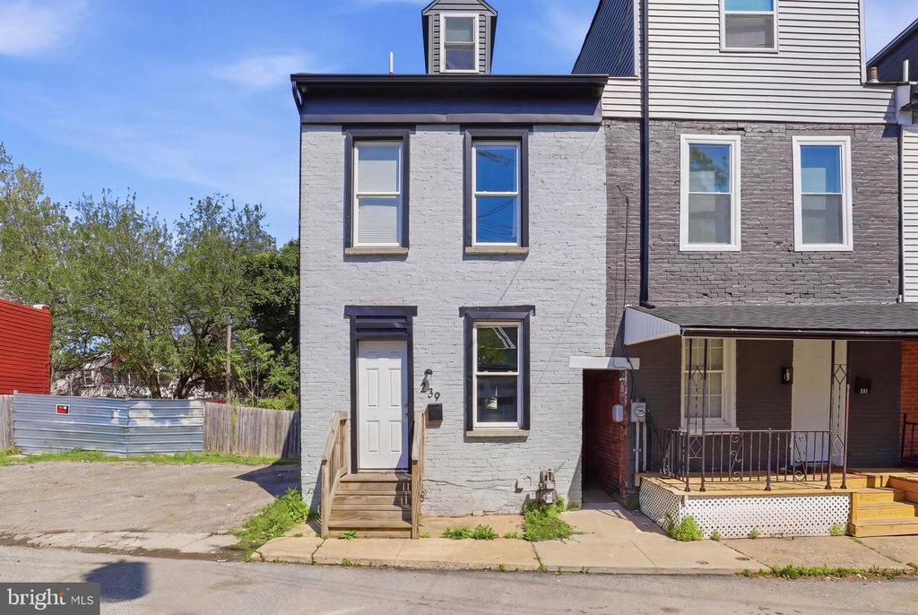 239 FRANKLIN WAY, York, PA 17403
