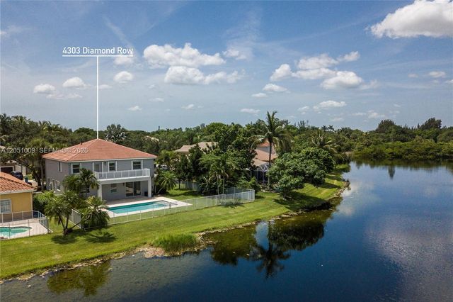 4303 Diamond Row, Weston, FL 33331
