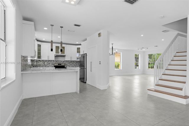 4303 Diamond Row, Weston, FL 33331