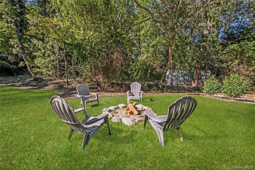644 BREAD AND CHEESE HOLLOW Road, Northport, NY 11768 — photo 3