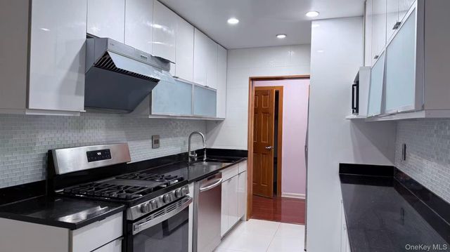 144-58 Sanford Avenue 51, Flushing, NY 11355